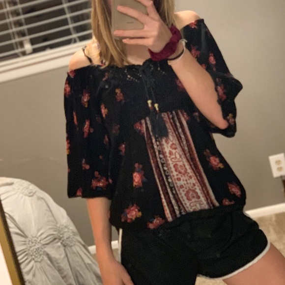 Off the shoulder blouse - Picture 4 of 4